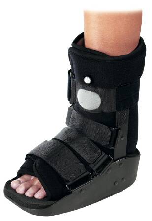 Procare MaxTrax Air Ankle Walker - Medium